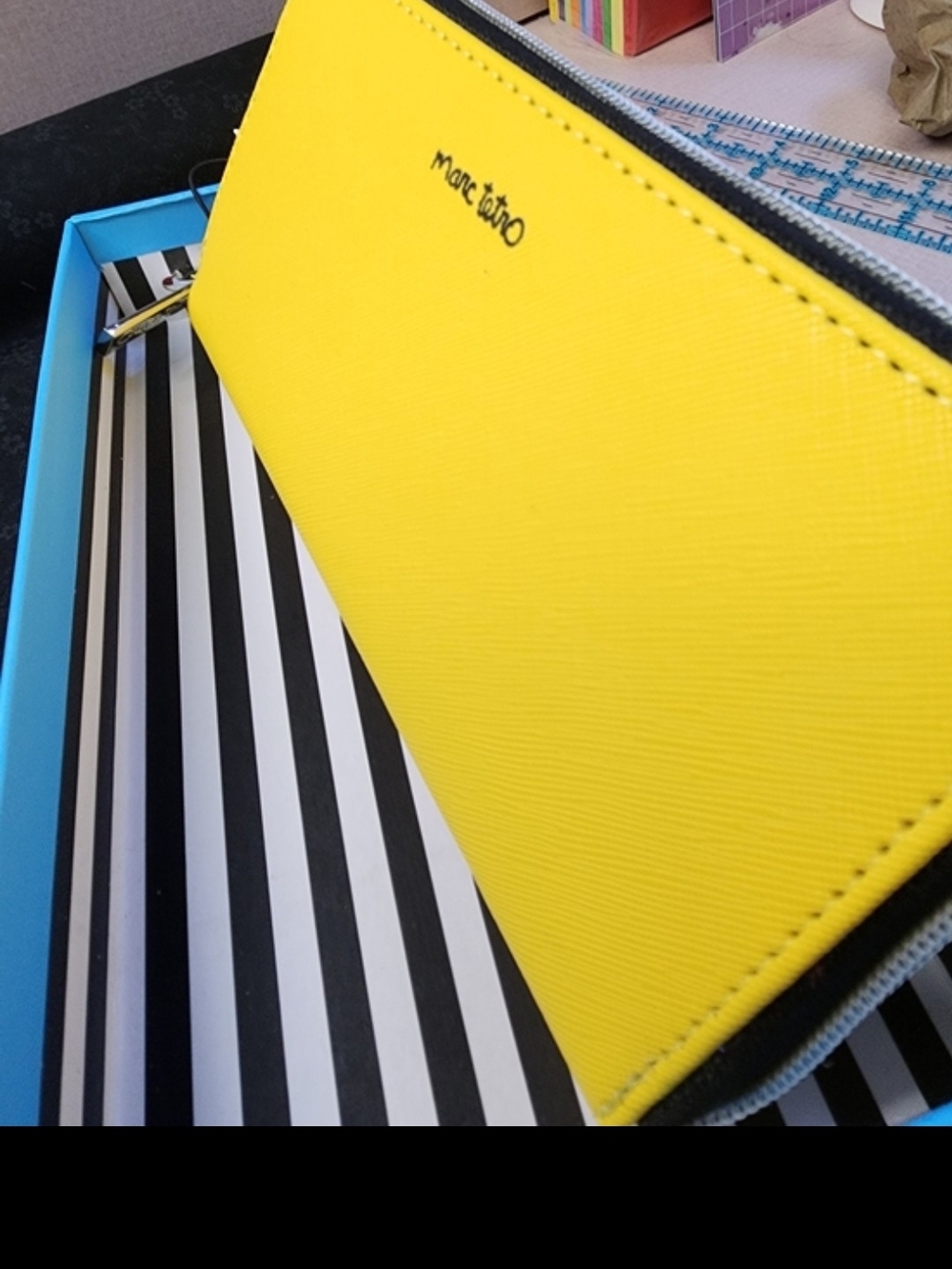 Marc Tatro Yellow Dachshund Wallet New In Box - Picture 2 of 9